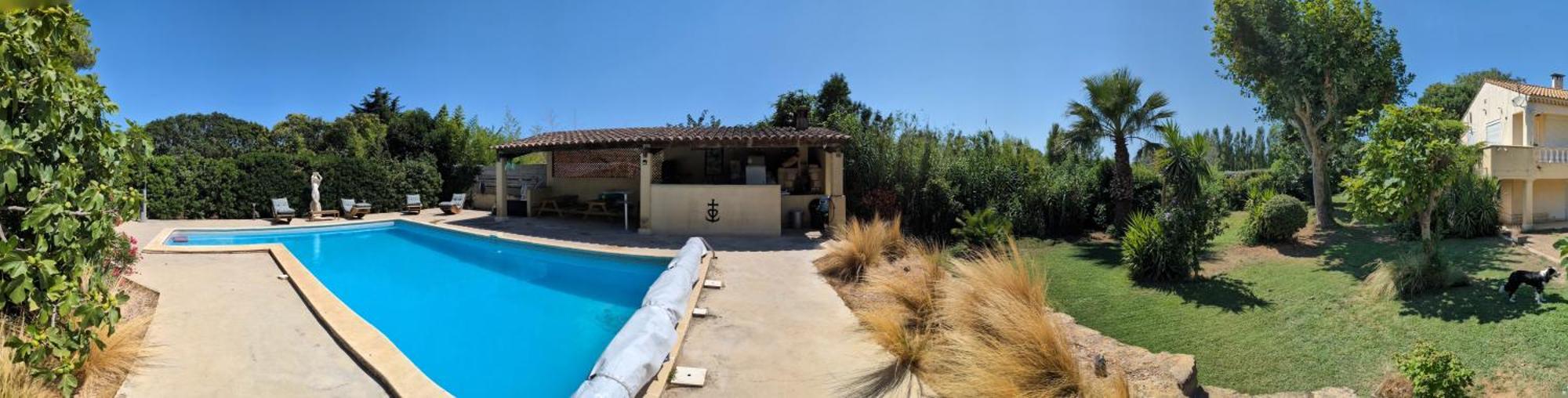 Offrez-Vous Un Sejour Dans Notre Gite A Entressen Une Grande Piscine Pour Se Rafraichir ,Un Espace De Jeux Pour Enfants Pour Des Heures De Divertissement Un Terrain De Petanque Pour Des Parties Endiablees Dış mekan fotoğraf